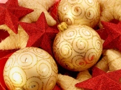Golden Christmas Balls and Red Stars 1600x1200