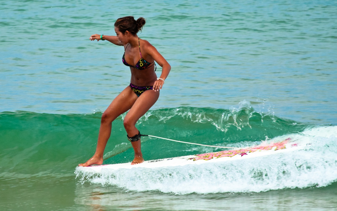 Roxy Surfing Kelia Moniz 244 Good Wallpapers Com